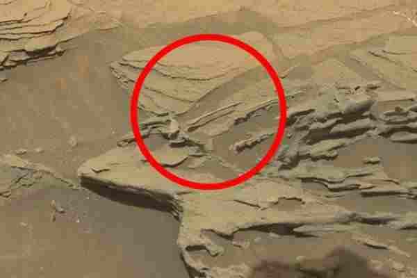 火星上的“勺子”引起了UFO猎人的注意