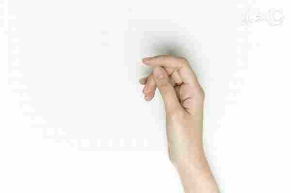 指甲表面有竖线通常是三个原因|指甲|感染|营养
