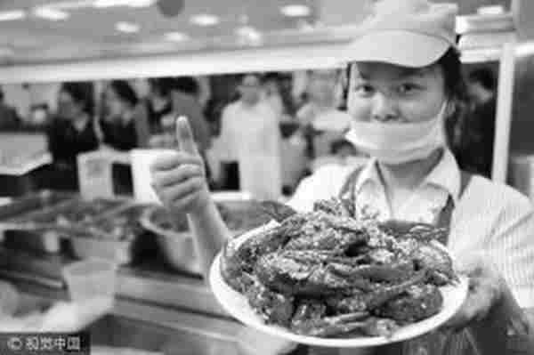国人去年吃掉88万吨小龙虾 养殖户根本不愁客户|小龙虾