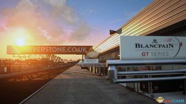 《神力科莎:竞技版》VR设置指南