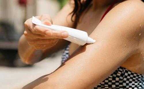 防晒霜过期了还能用吗(有什么危害,怎么利用)