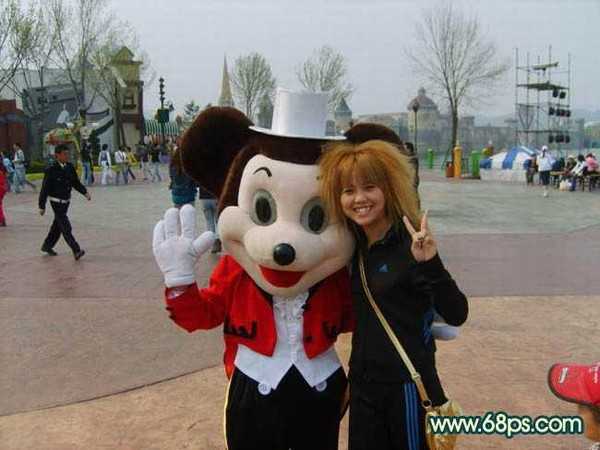 Photoshop教程:径向模糊做放射光背景