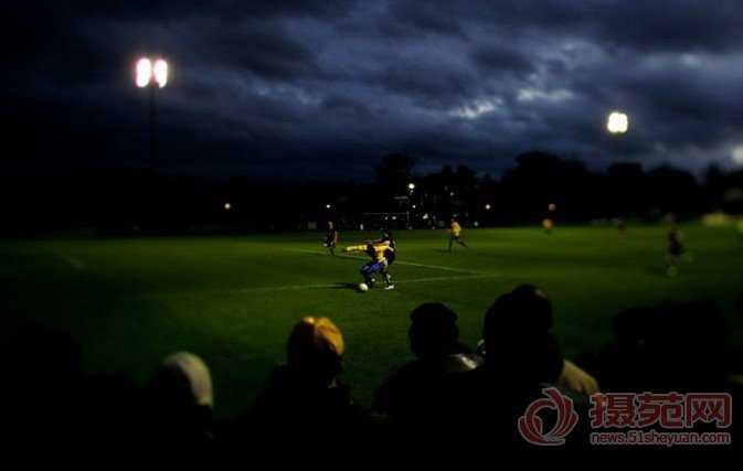 疯狂摄影技术:大个子变小矮人之移轴倾斜摄影