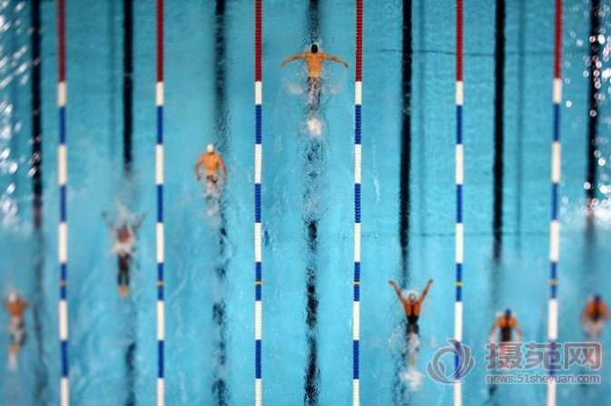 疯狂摄影技术:大个子变小矮人之移轴倾斜摄影