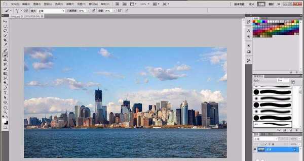 PS怎么使用滤镜制作黑白城市艺术图片?