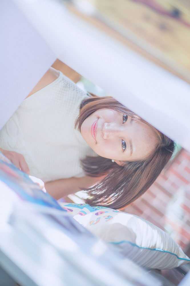 PS后期如何快速调出甜美小清新风格的人像效果?