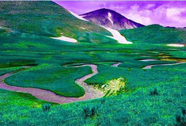 PS如何调整色相和饱和度来美化风景图片?